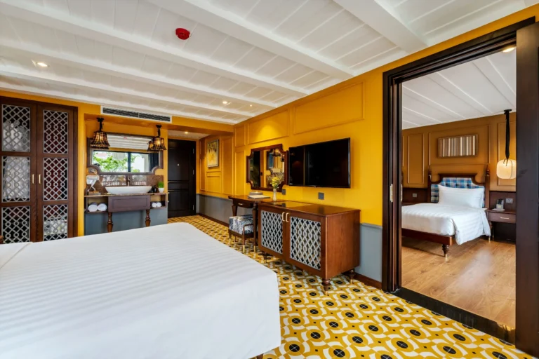 Luxury Connected Hotel Rooms America | 2026 Industry Guide